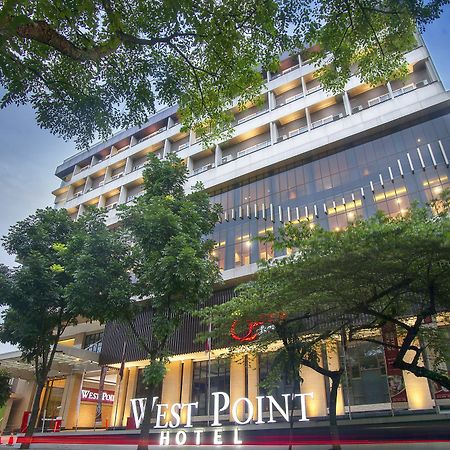 West Point Hotel Bandung Ngoại thất bức ảnh