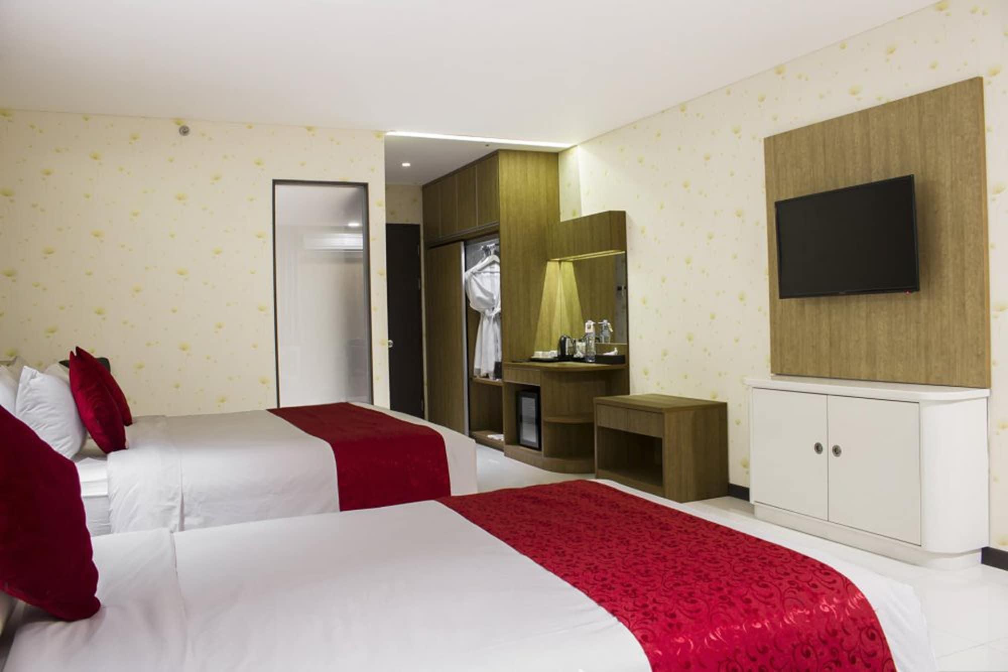 West Point Hotel Bandung Ngoại thất bức ảnh