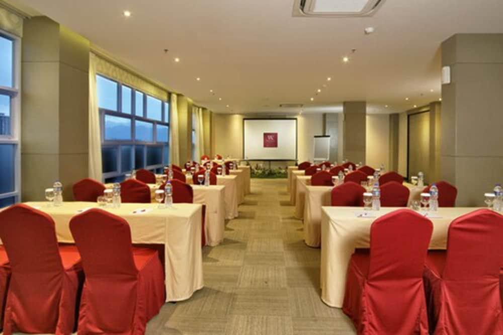 West Point Hotel Bandung Ngoại thất bức ảnh