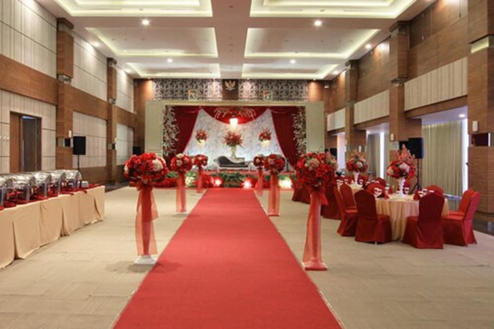 West Point Hotel Bandung Ngoại thất bức ảnh